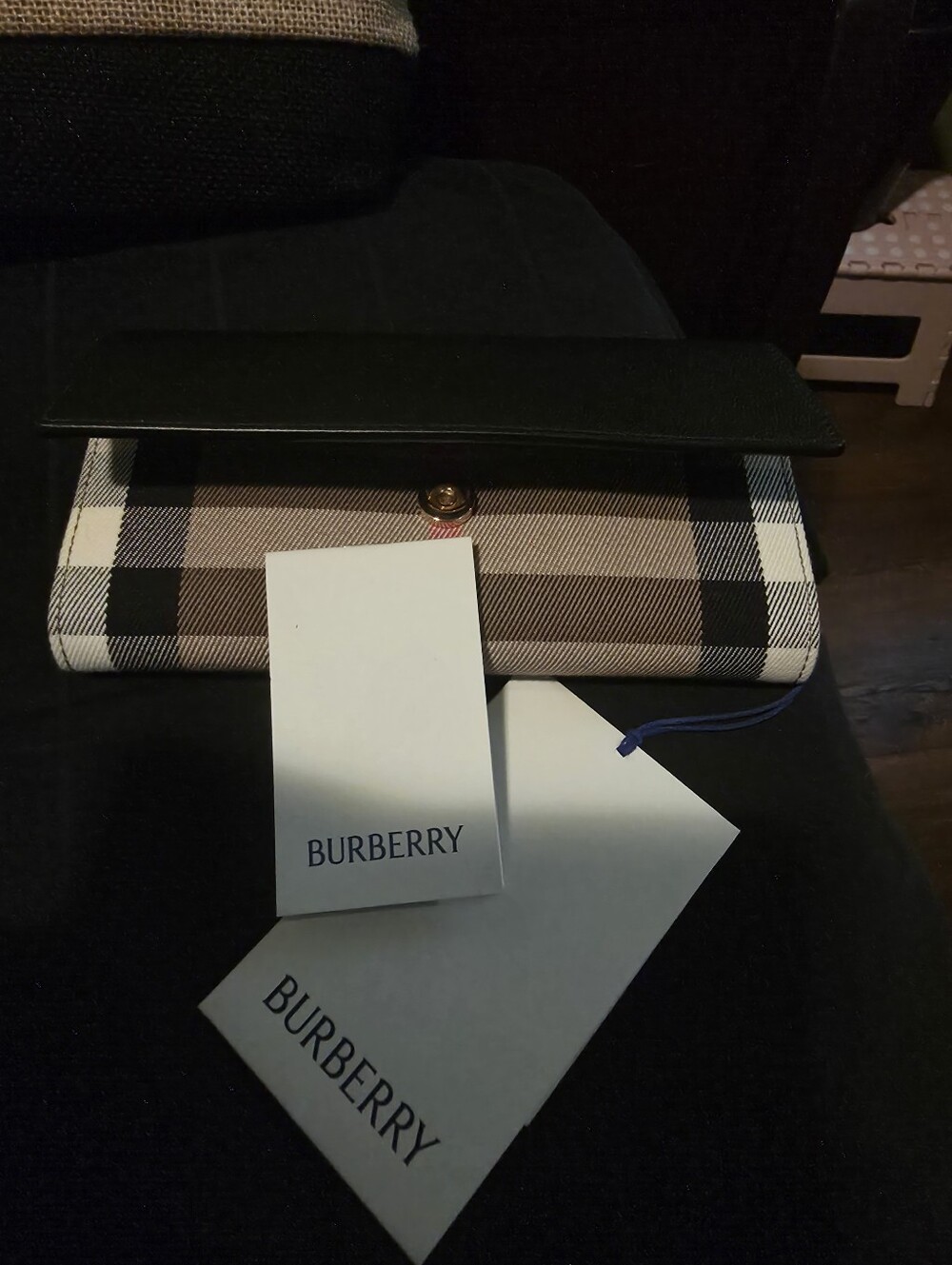 Labor Day Sale NWT- Women's Burberry Black Leather & Beige Check Wallet - Picture 13 of 16